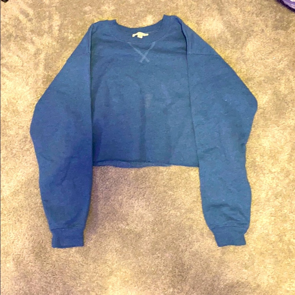 Cropped crewneck